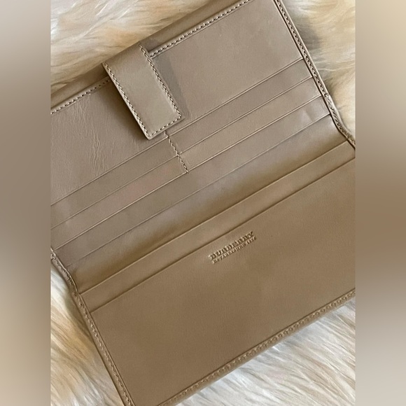 Burberry Wallet - Picture 8 of 10